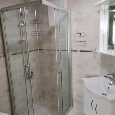 Oezguerhan Hotel Sidé